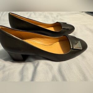 Brooks Brothers ladies black leather heels